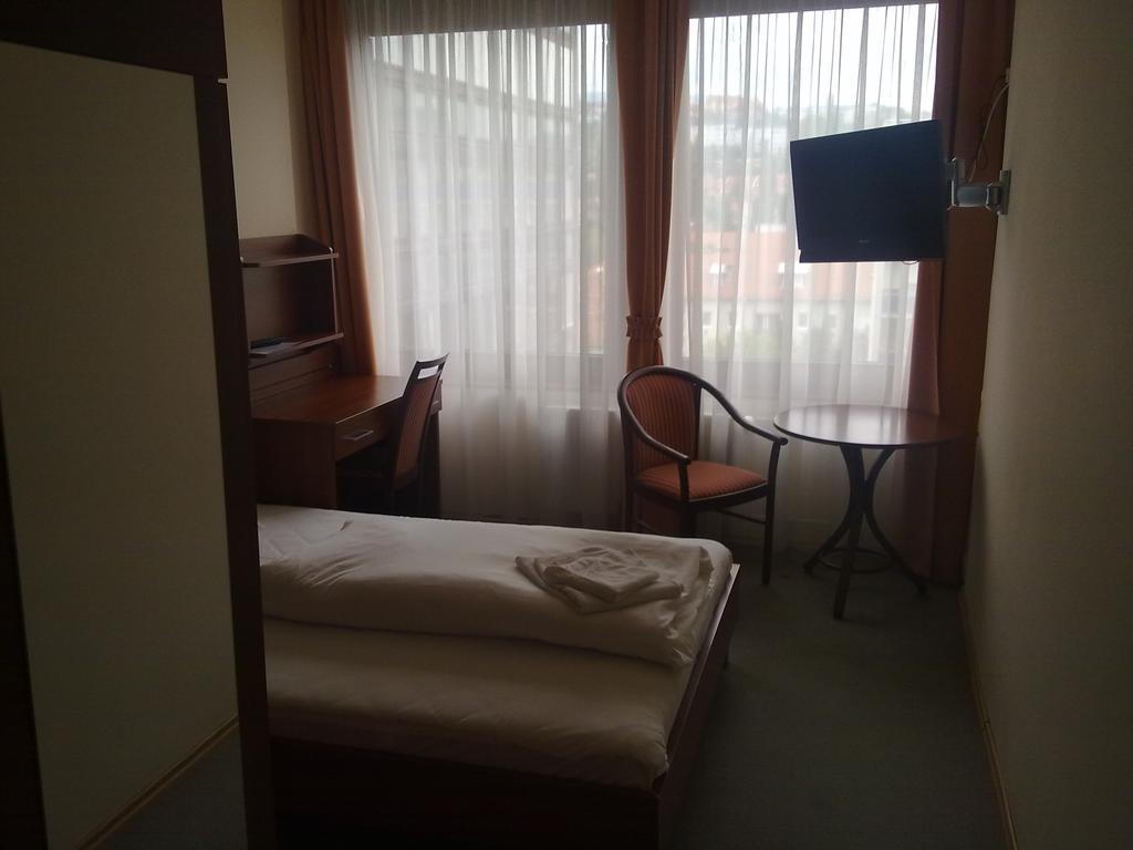 Eszterhazy Karoly Egyetem Eger Room photo